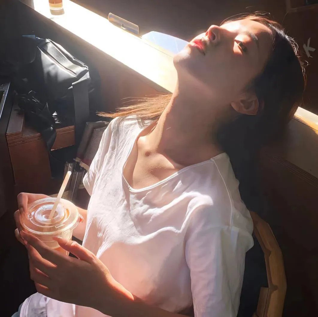 蜜蜂酿蜜 海报